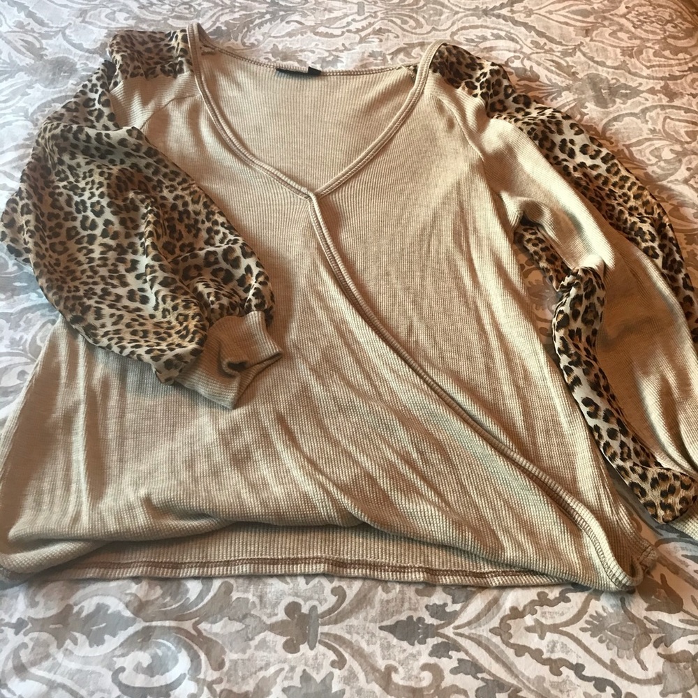 Women’s waffle knit with leopard design top